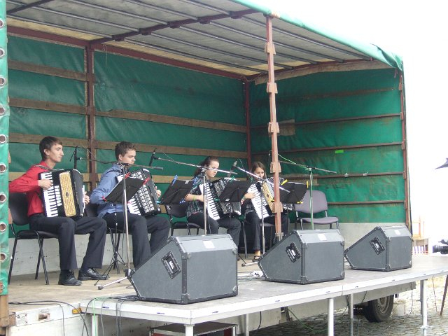 Akordeonový koncert na česnekových slavnostech v Rosicích 21.9.2013