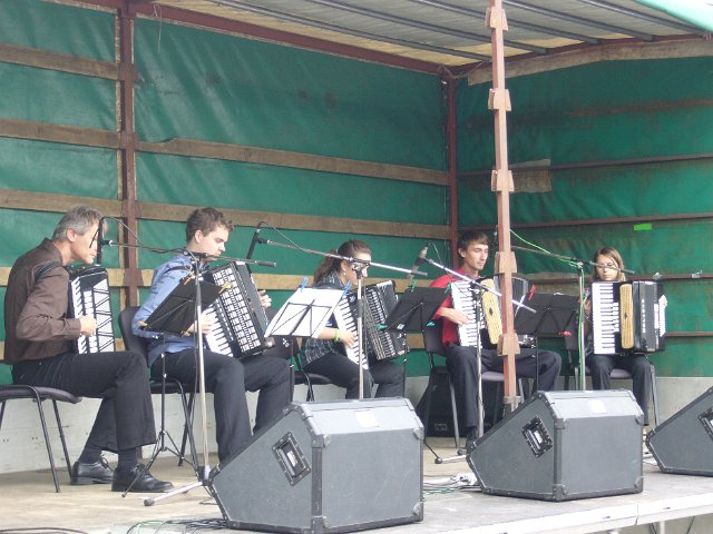 Akordeonový koncert na česnekových slavnostech v Rosicích 21.9.2013
