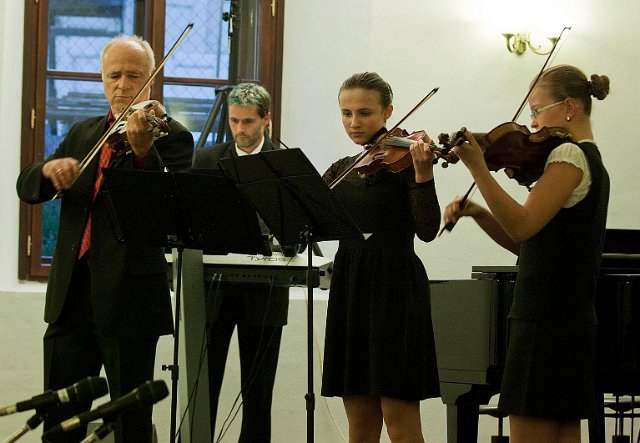 Slavnostní koncert k 60. výročí založení školy v ZKC Rosice 28.3.2014