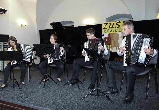 Slavnostní koncert k 60. výročí založení školy v ZKC Rosice 28.3.2014
