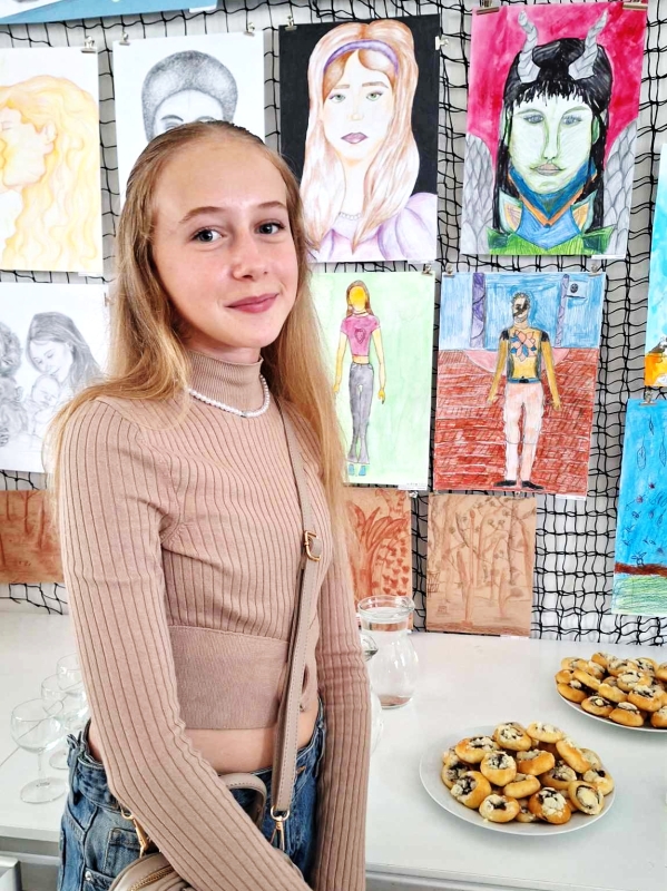 Vernisáž výstavy žáků výtvarného oboru RIC Zastávka 10. 6. 2024 (VO, HO)