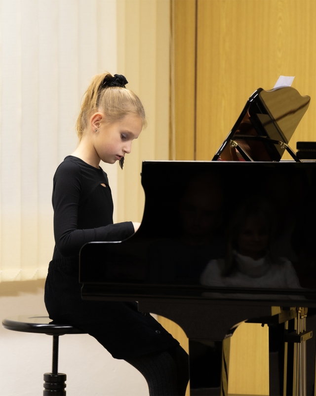 Žákovský koncert a výstava Zastávka 21. 11. 2024 (HO, VO)