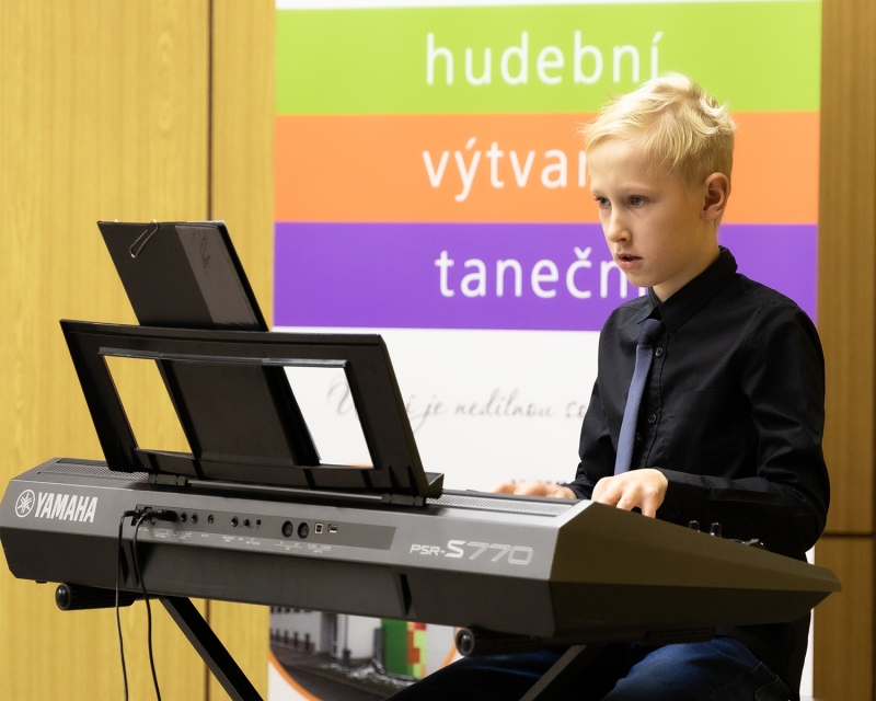 Žákovský koncert a výstava Zastávka 21. 11. 2024 (HO, VO)