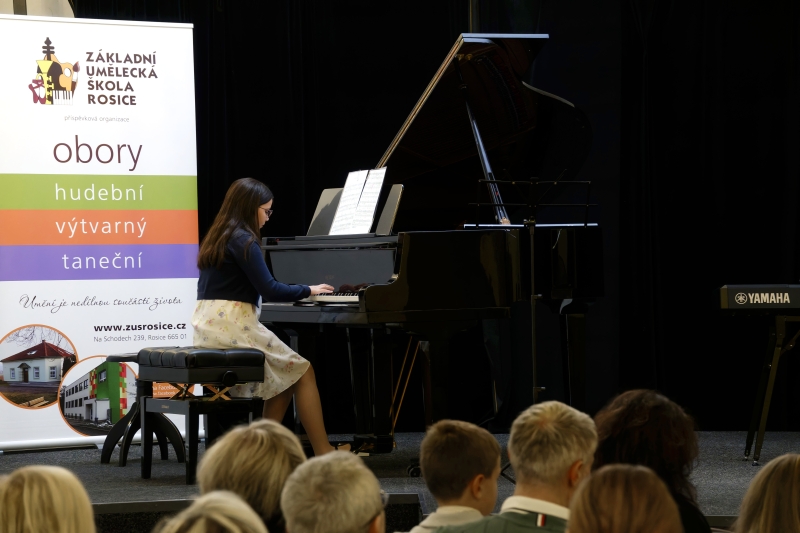 Žákovský koncert a výstava Rosice 22. 11. 2024 (HO, VO)