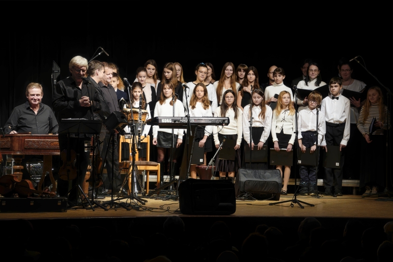 Koncert pěveckého sboru Anmaro s Hradišťanem a Jiřím Pavlicou, Rosice KD Cristal 9. 12. 2024 (HO)