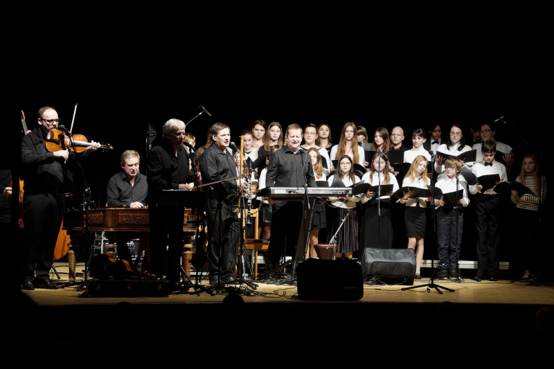 Koncert pěveckého sboru Anmaro s Hradišťanem a Jiřím Pavlicou, Rosice KD Cristal 9. 12. 2024 (HO)