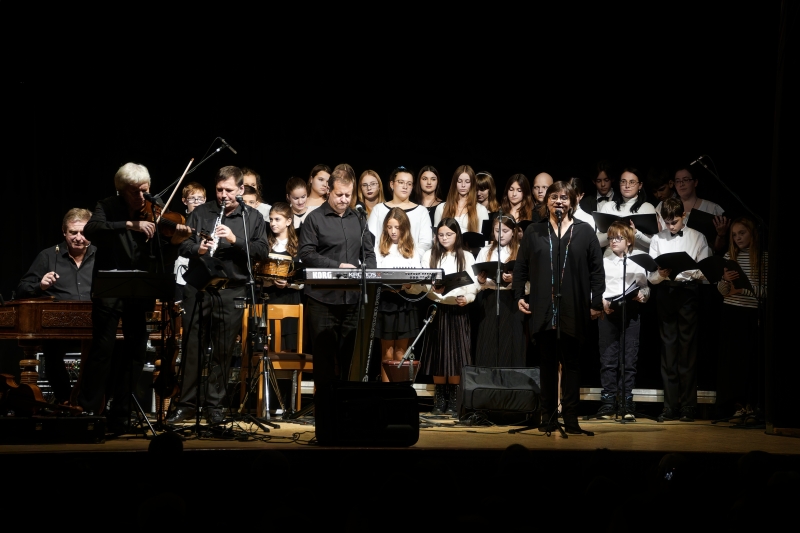 Koncert pěveckého sboru Anmaro s Hradišťanem a Jiřím Pavlicou, Rosice KD Cristal 9. 12. 2024 (HO)