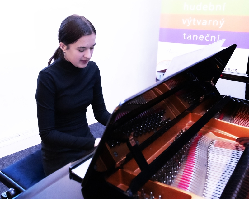 Žákovský koncert s výstavou Rosice 28. 2. 2025 (HO, VO)
