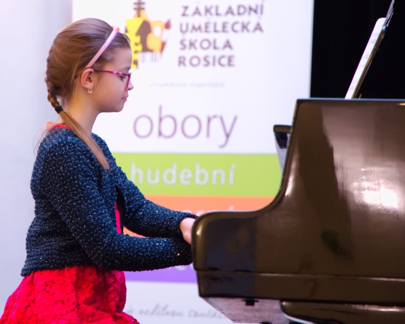 Žákovský koncert s výstavou Rosice 28. 3. 2025 (HO, VO)