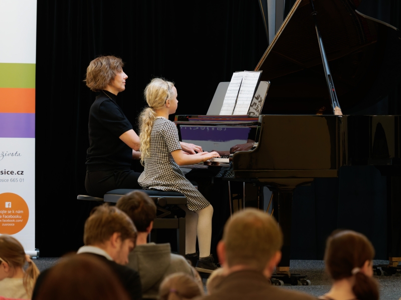 Žákovský koncert a výstava Rosice 7. 11. 2025 (HO, VO)