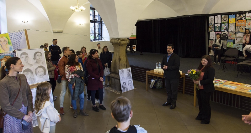 Vernisáž závěrečné výstavy žáků VO Rosice, ZKC Rosice, 13. 5. 2026 (VO, HO)